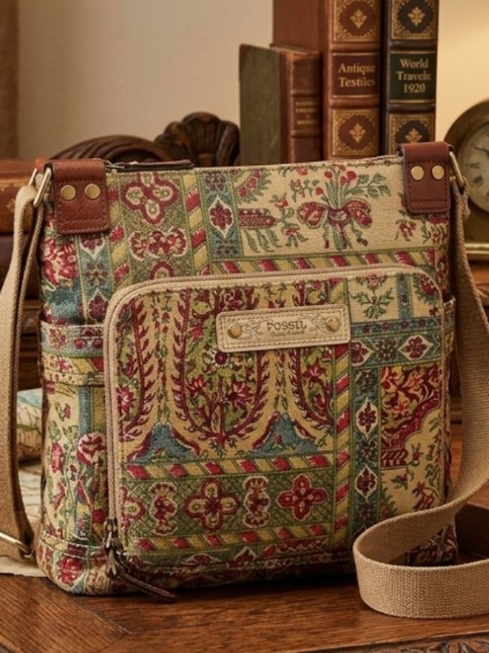 #F16 Fossil Floral Paisley Tapestry Canvas Crossbody Bag in Multicolor/RARE